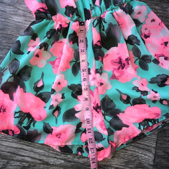 Floral Halter Top Romper - Picture 6 of 7